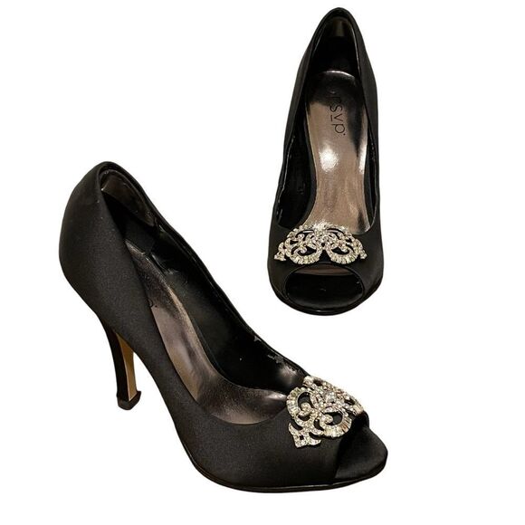 RSVP Dressy Closed Toe Pump Heels Black With Rhinestone Detail on Toe Size 5.5 - Picture 1 of 15